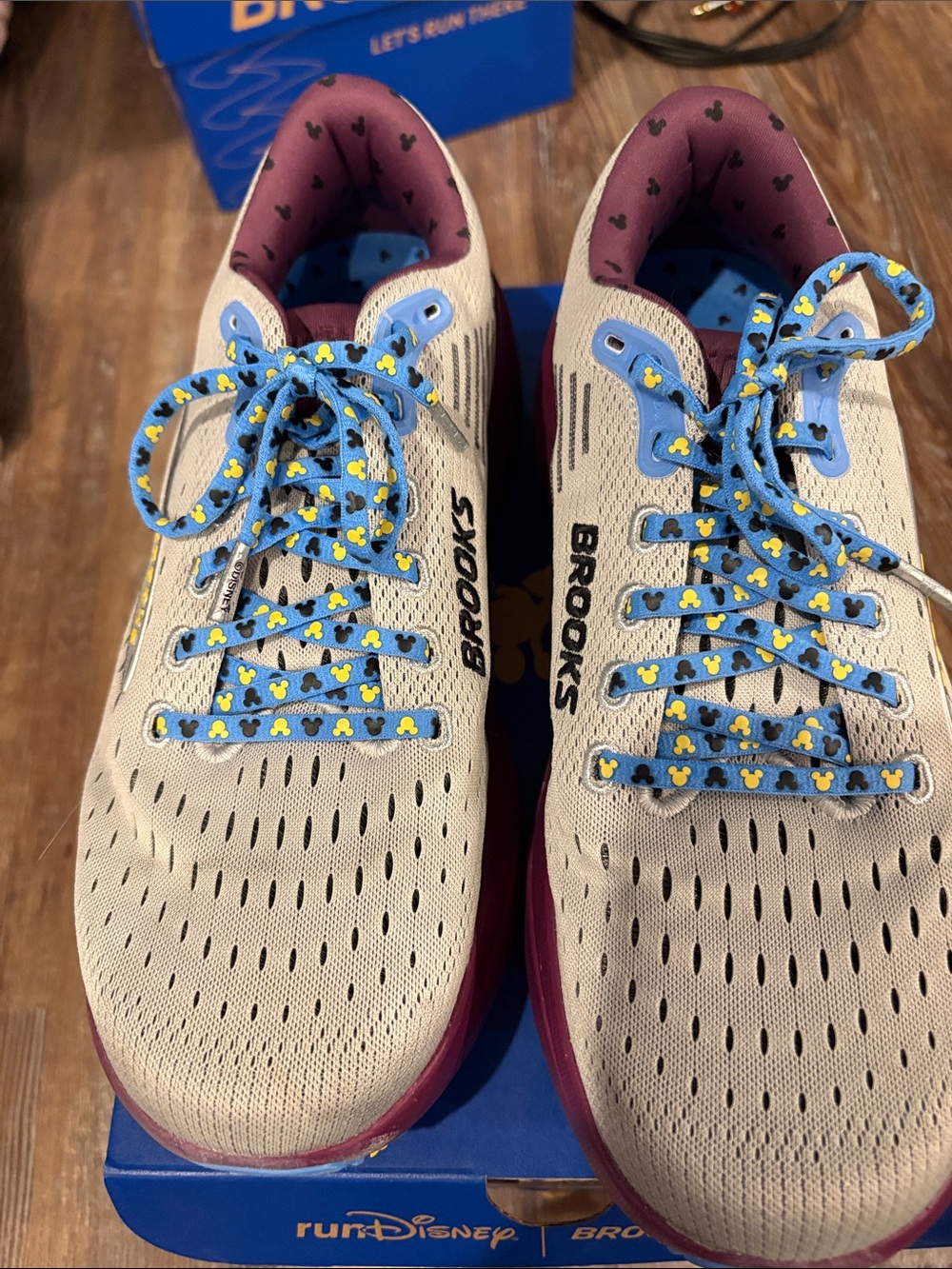 Brooks RunDisney Ghost Max 3 Wine and Dine - Picture 2 of 7